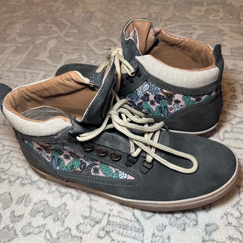 INKKAS hiking shoes W12 M10
